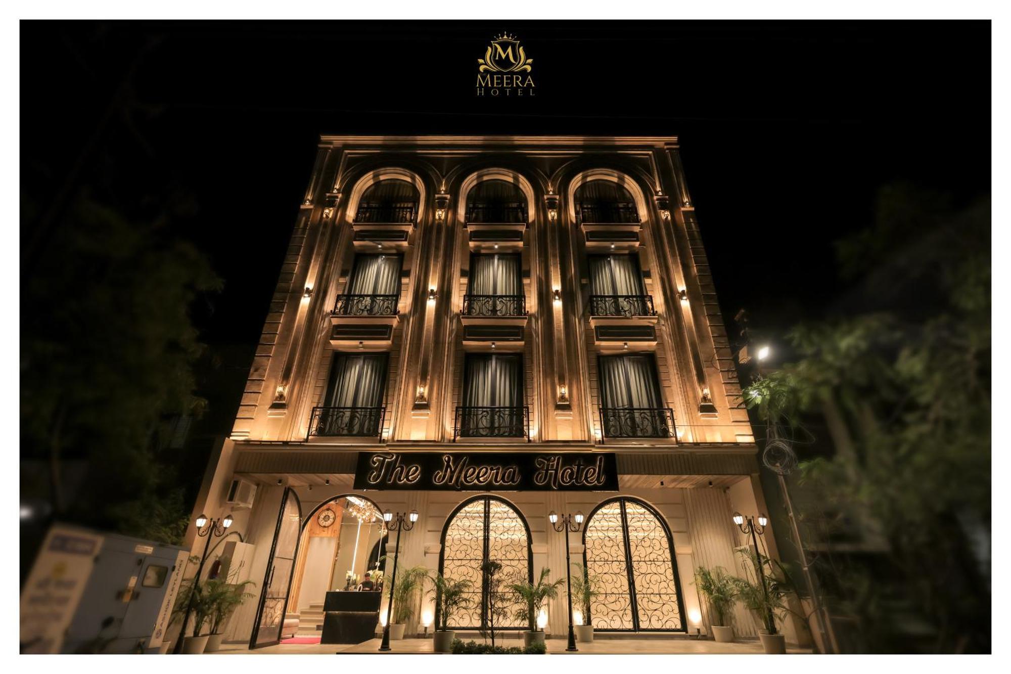 The Meera Hotel Ujjain Buitenkant foto